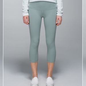 🍋 Lululemon Wunder Under Crop